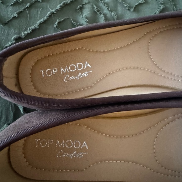 Top Moda Suede Flats NWOT - Picture 6 of 8